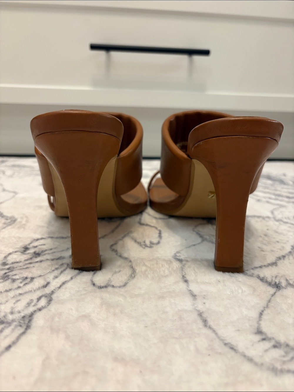 Zara Women’s Tan Leather Square-Toe heeled Sandals - Picture 4 of 9
